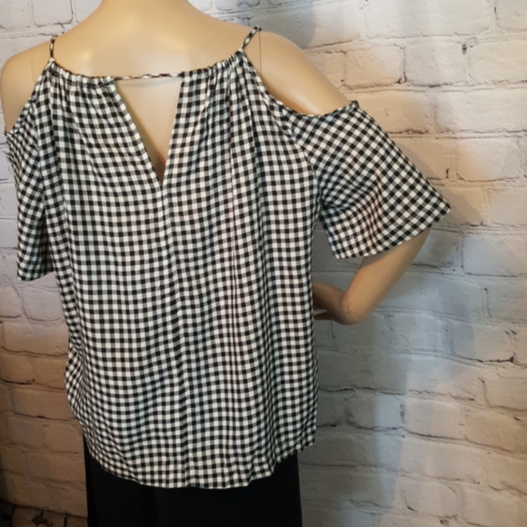 Velvet by Graham & Spencer Gingham cold shoulder - Picture 13 of 15